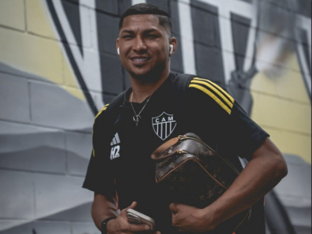 Rony em chegada na Arena MRV (Foto: Pedro Souza/Atlético)