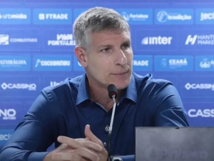 Martín Palermo em coletiva de imprensa (Foto: Reprodução)