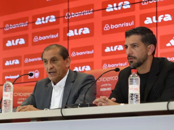 Ramón e Emiliano Díaz em coletiva pelo Inter (Foto: Ricardo Duarte/Internacional)