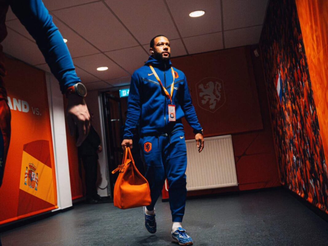 Memphis Depay, do Corinthians, é convocado pela Holanda