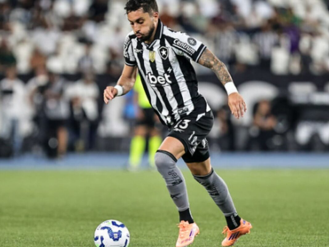 A declaração de Alex Telles, do Botafogo, direcionada a Rayan, do Vasco