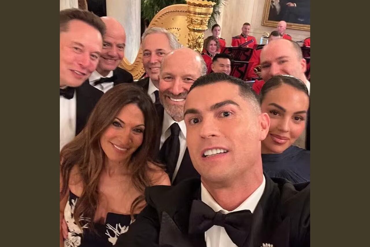Cristiano Ronaldo em jantar na casa Branca junto ao presidente Donald Trump