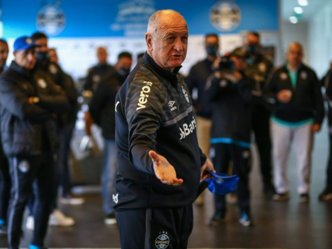 Felipão manda dicas para Abel Ferreira, do Palmeiras, antes da final da Libertadores