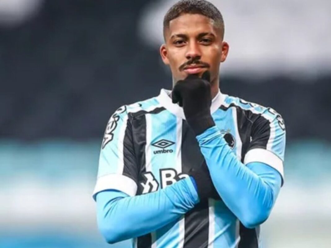 Jean Pyerre, ex-Grêmio, é anunciado por clube do brasileiro