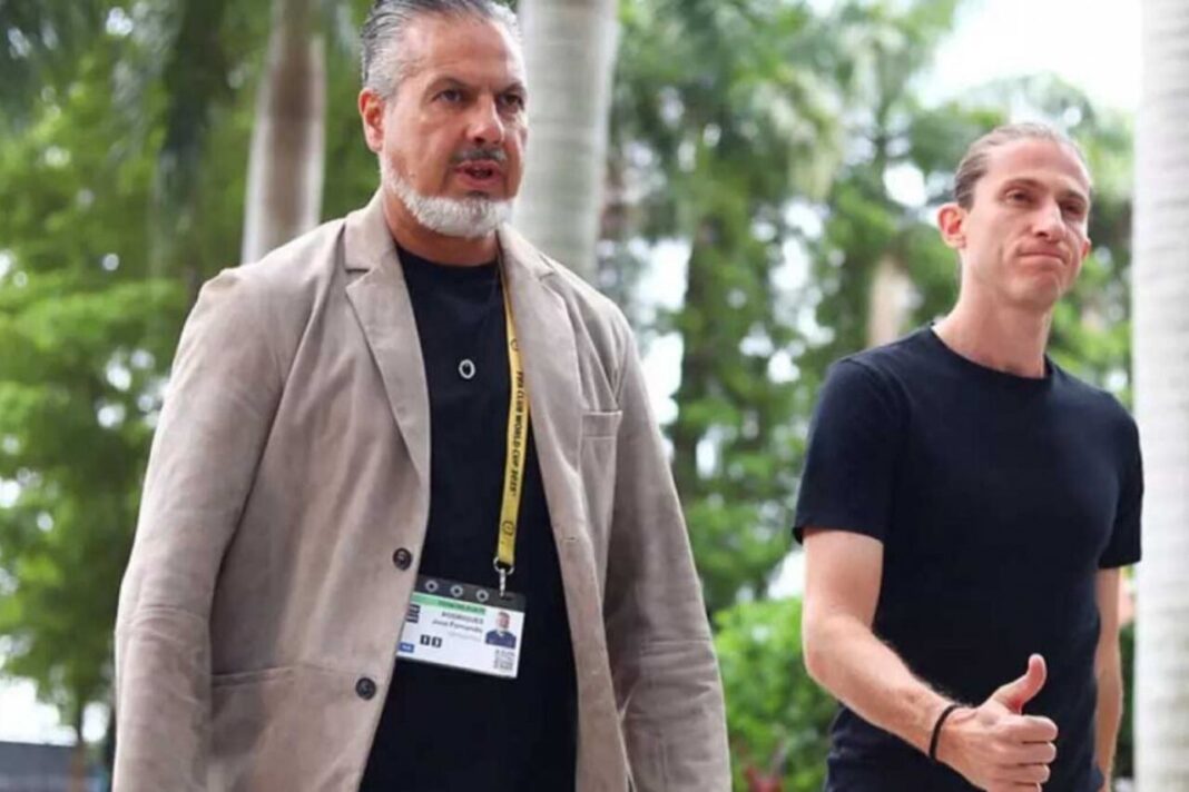 Filipe Luís pode deixar o Flamengo por conta das críticas da torcida, segundo jornalista