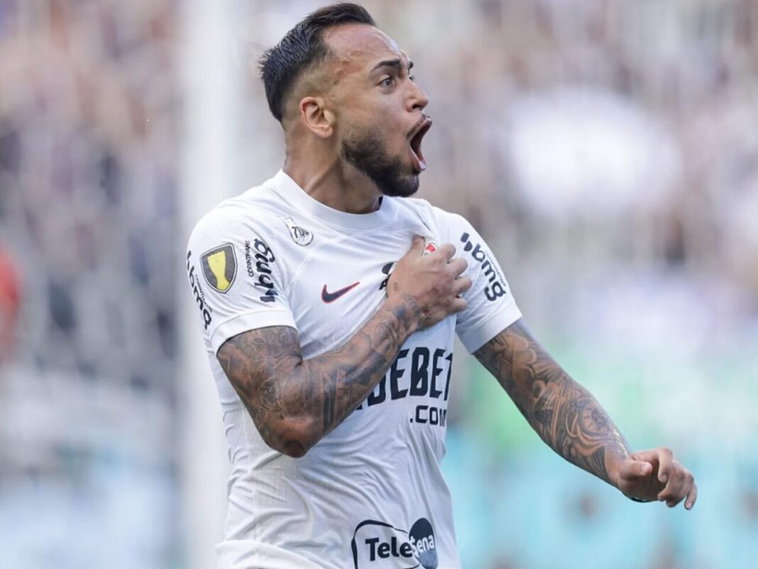 Corinthians: Maycon sai em defesa de Garro após suspensão
