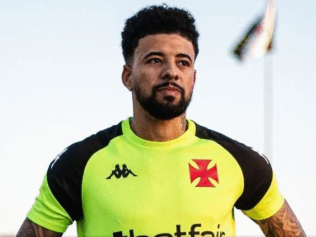 Paulinho, Sforza, Garré, Hugo Moura, Riquelme e mais: os jogadores que podem deixar o Vasco