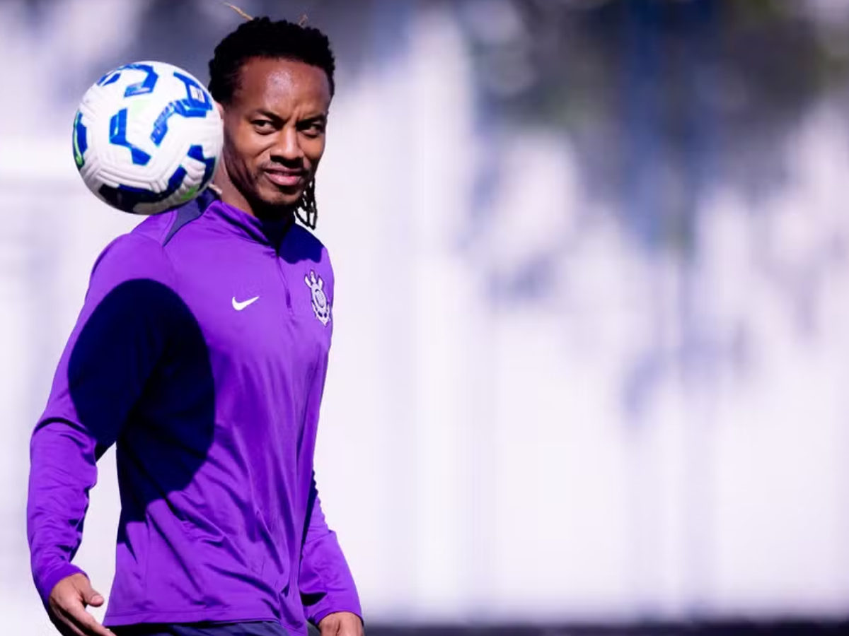 André Carrillo em treino do Corinthians