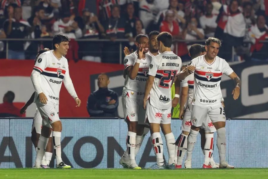 Apesar das sondagens, atacante quer permanecer no São Paulo