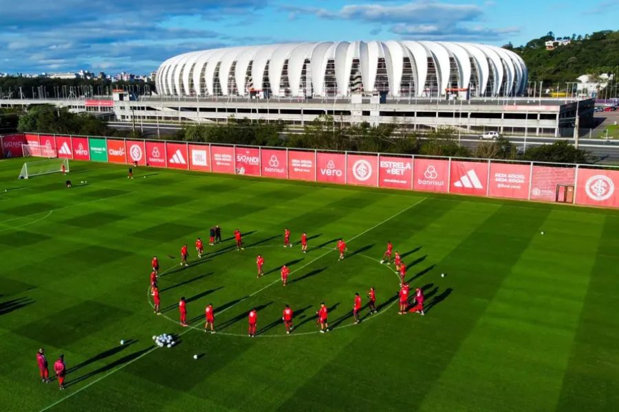 Internacional contrata revelação do Flamengo