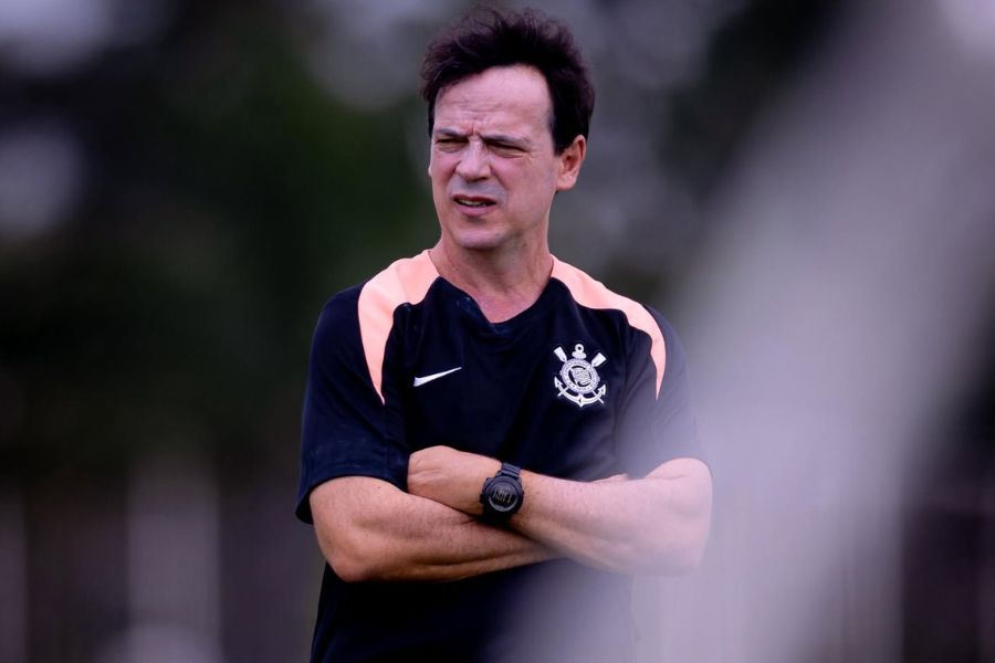 Jogador vira peça-chave de Fernando Diniz para ajustar o Corinthians