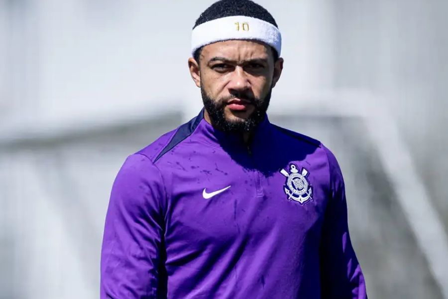 Pedida de Memphis causa reviravolta na negociação com o Corinthians