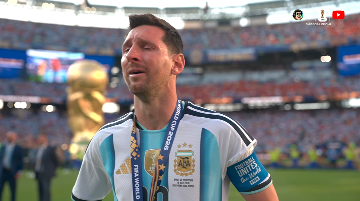 Messi chora após Argentina perder para a Espanha na final da Copa do Mundo