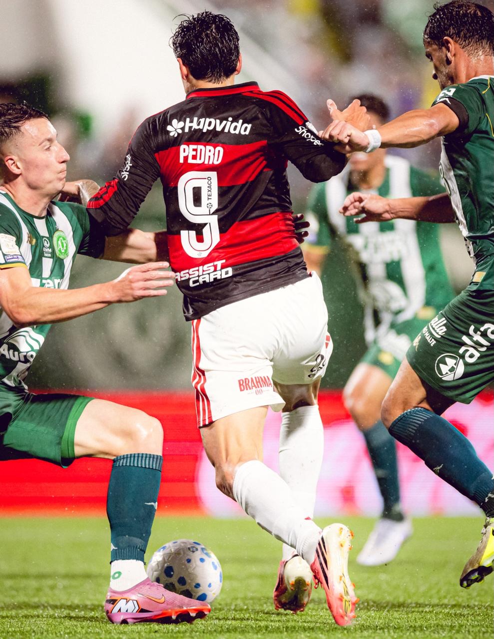 Narrador é demitido por conta do jogo entre Flamengo x Chapecoense
