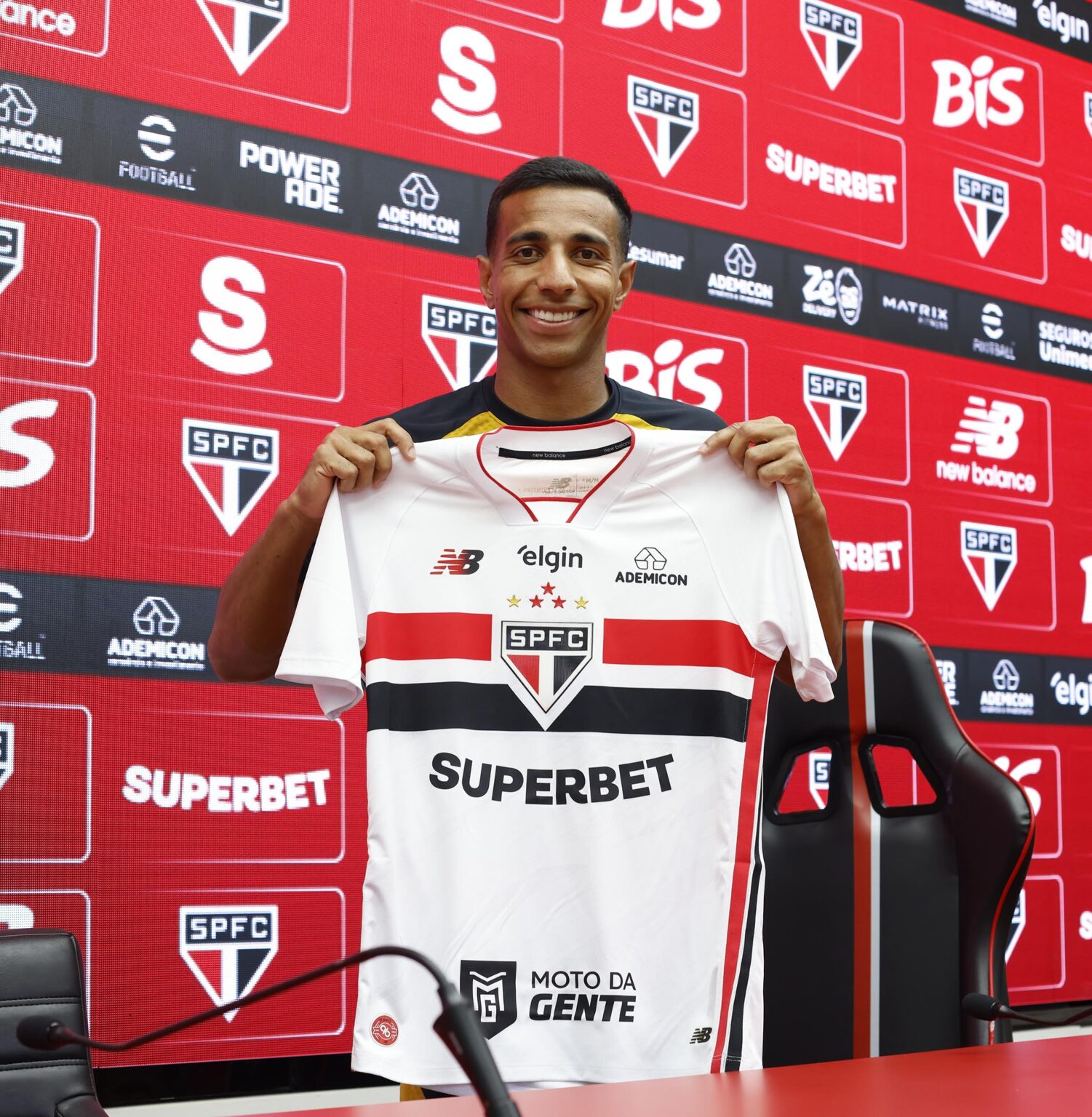 Victor Sá é sincero durante sua apresentação no São Paulo
