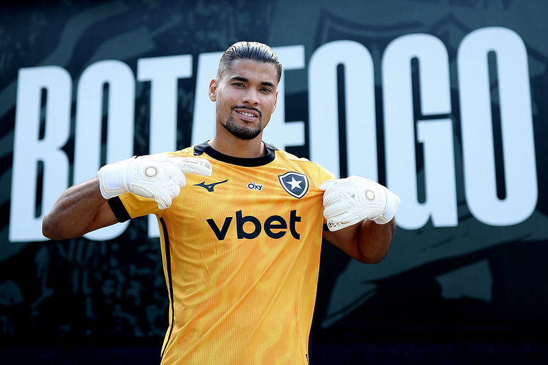 Torcida do Botafogo reprova declaração do goleiro Warleson
