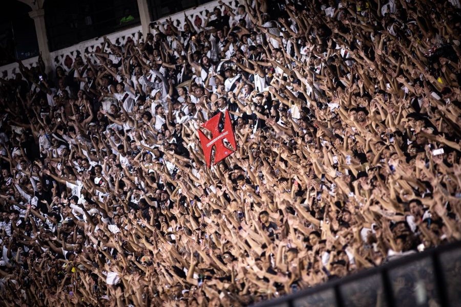 Torcedores do Vasco demonstram insatisfação após classificação na Sul-Americana