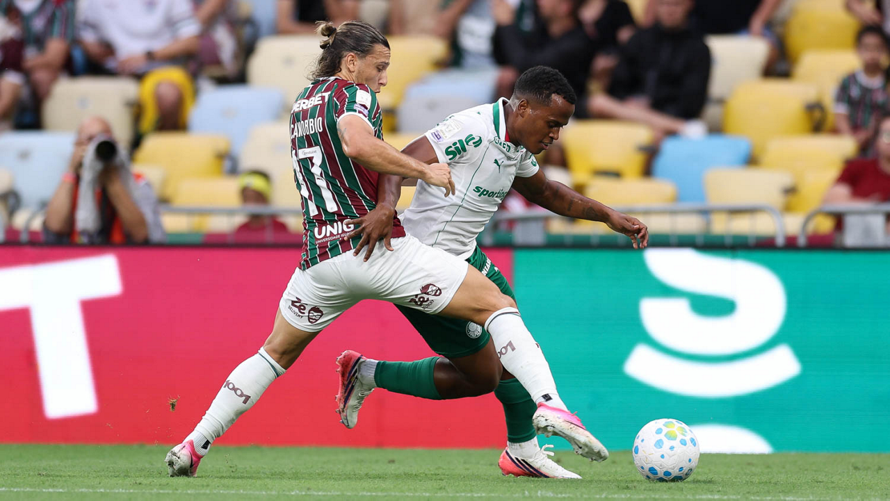 A reação da torcida do Fluminense direcionada a Jhon Árias, do Palmeiras