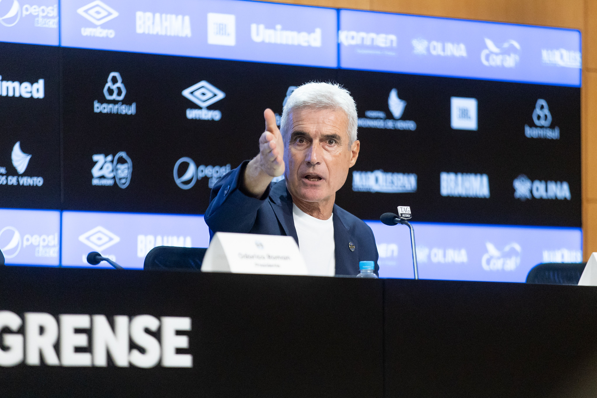 Luís Castro libera, e mais um está deixando o Grêmio