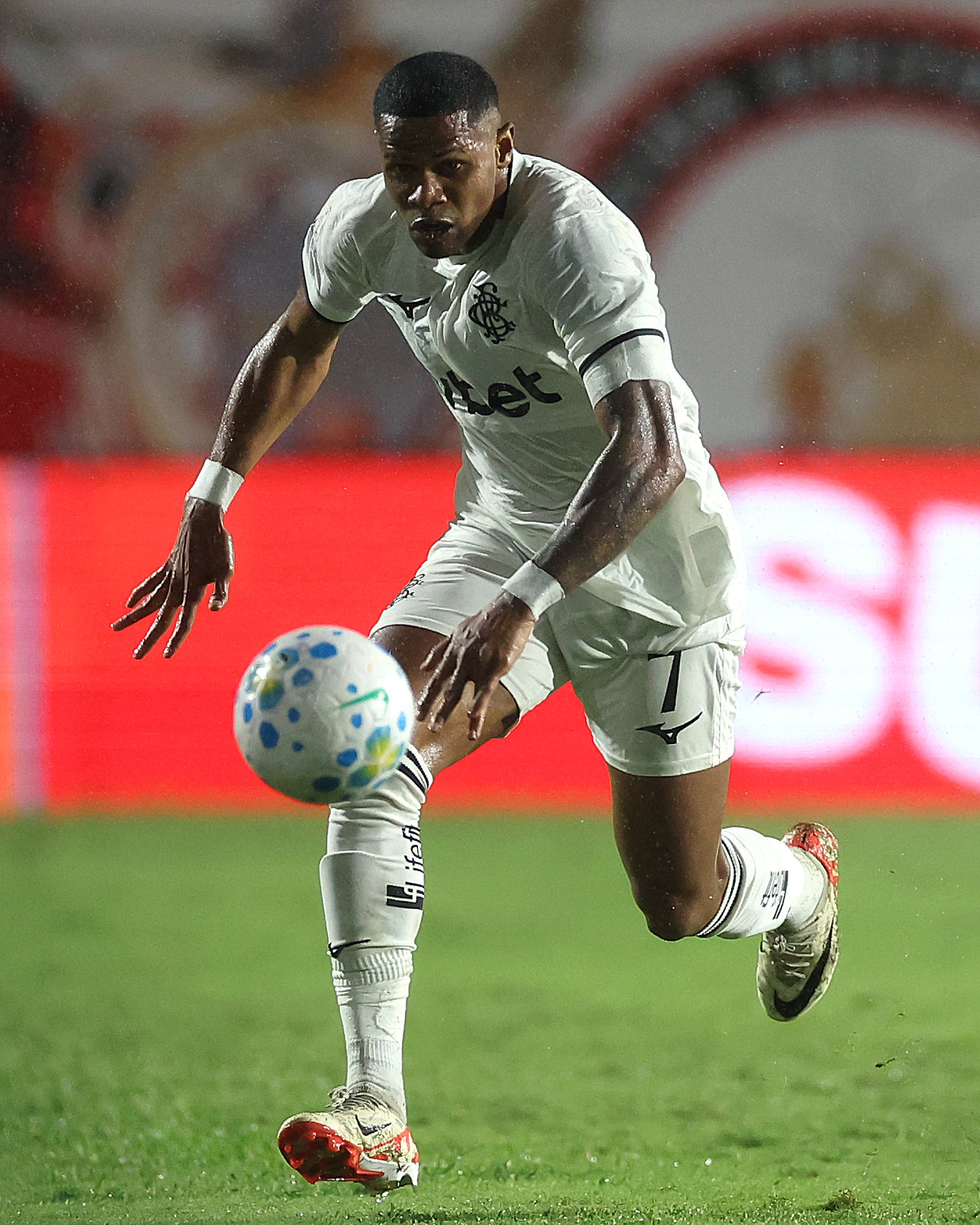 Júnior Santos rasga o verbo após derrota do Botafogo no Brasileirão