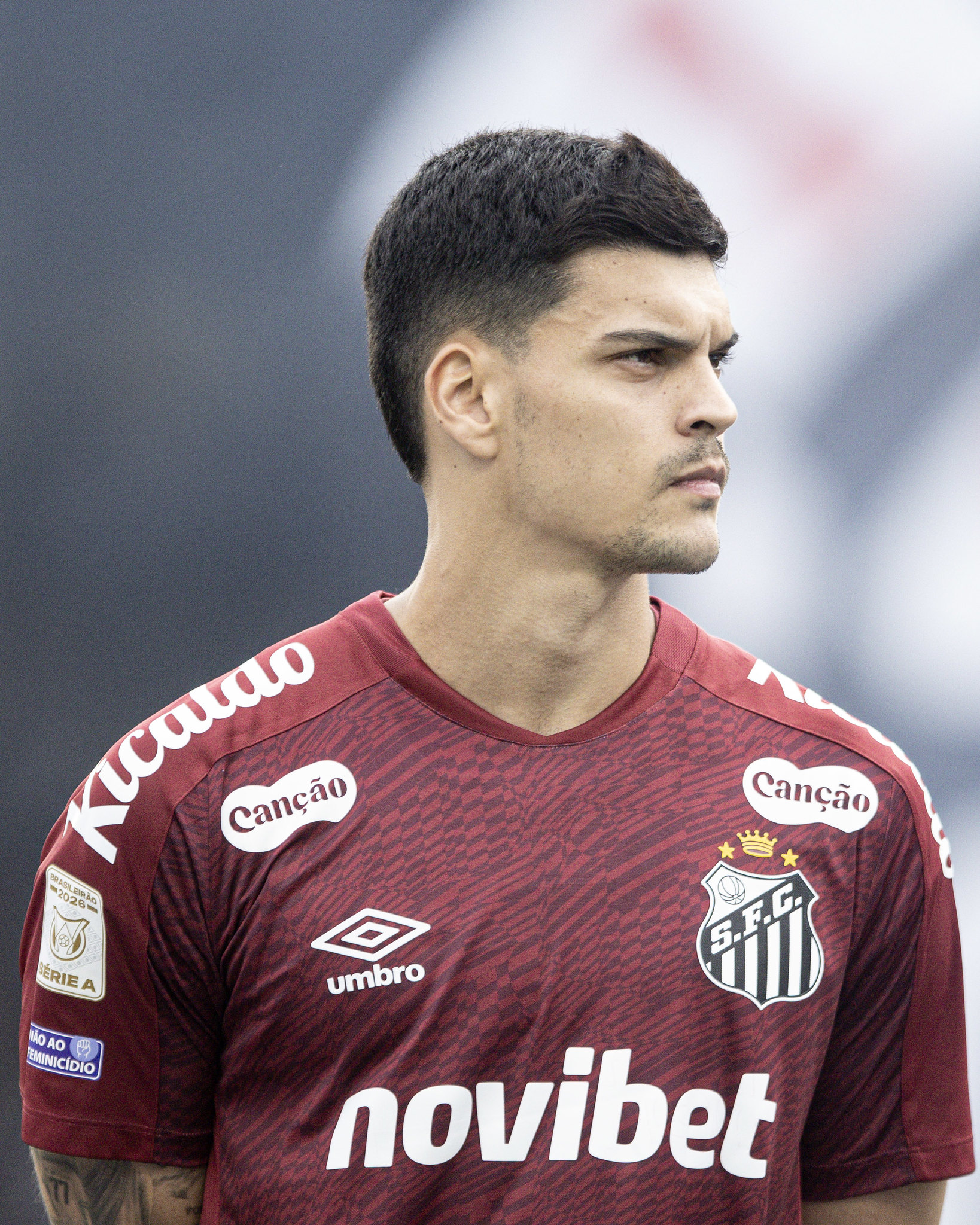 Vídeo: Gabriel Brazão provoca a torcida do Vasco em São Januário