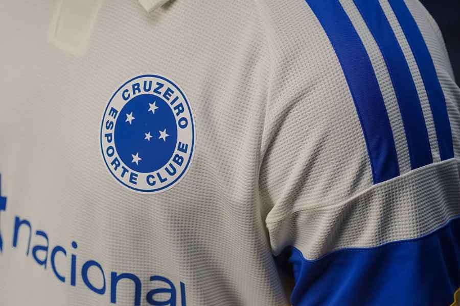 Oficial! Cruzeiro assina com atacante até 2029