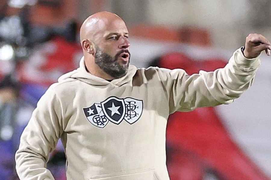 Richarlyson não perdoa e critica Botafogo após demissão de Franclim