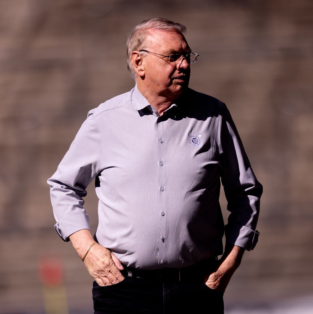Presidente do Corinthians se manifesta sobre deixar o clube