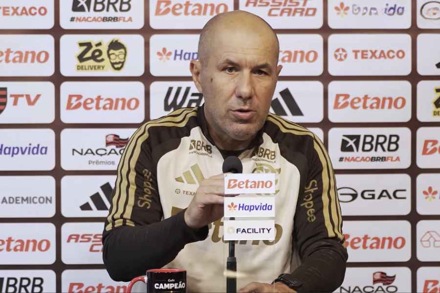 Leonardo Jardim é sincero sobre problemas do Flamengo após a virada do Cruzeiro