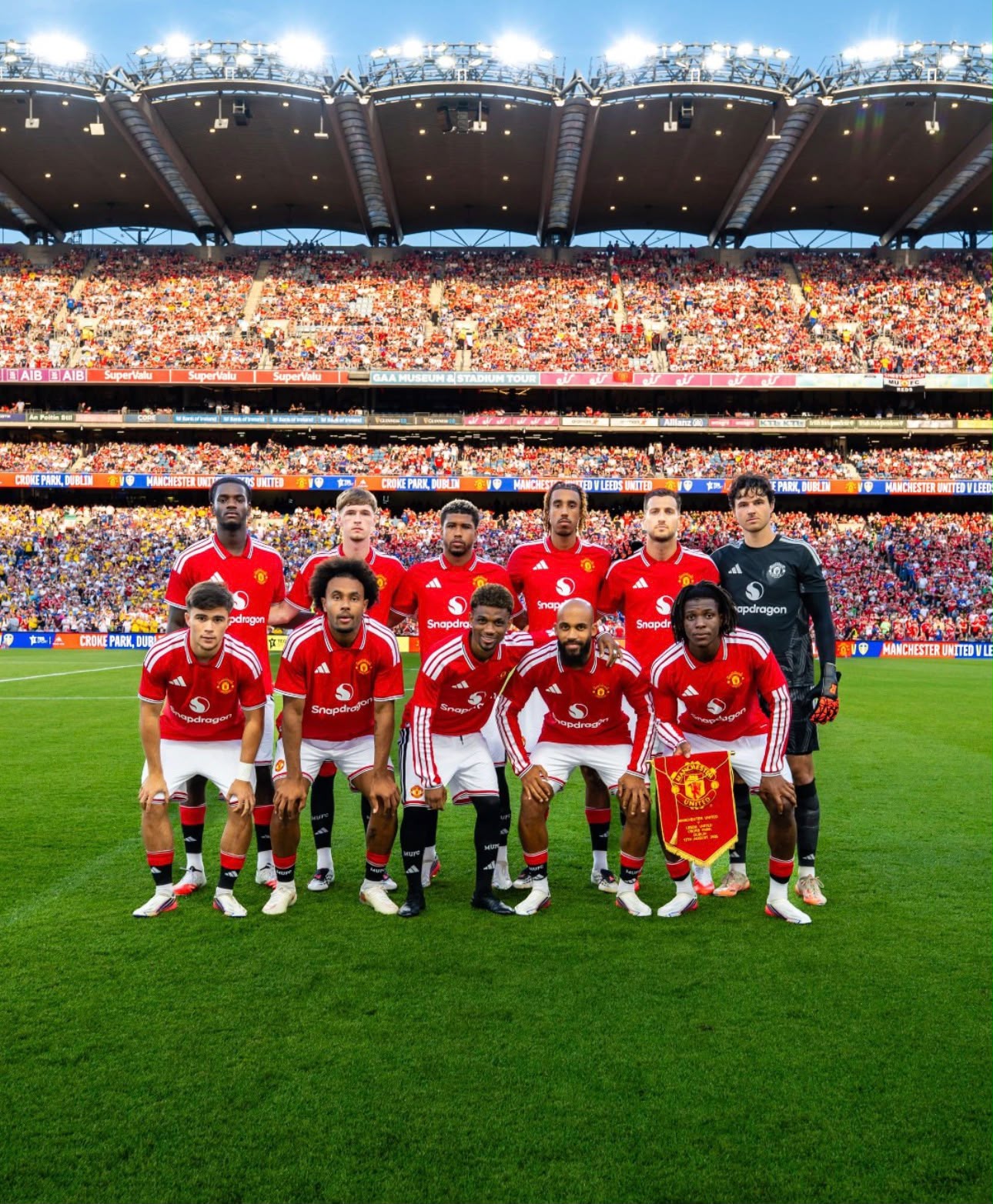 Clube turco tenta tirar destaque do Manchester United