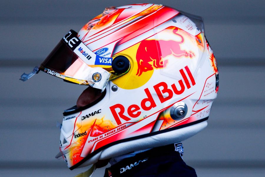 Red Bull constrói um prédio de 3 andares e desmonta ele toda semana
