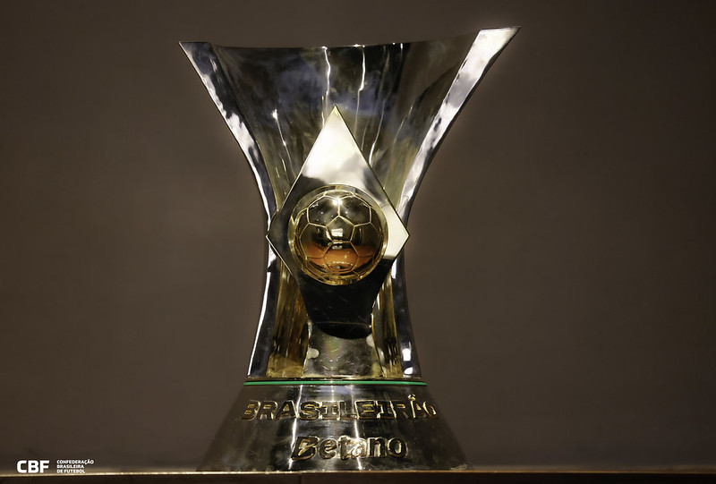 Veja a lista de técnicos demitidos no Brasileirão 2026 até aqui