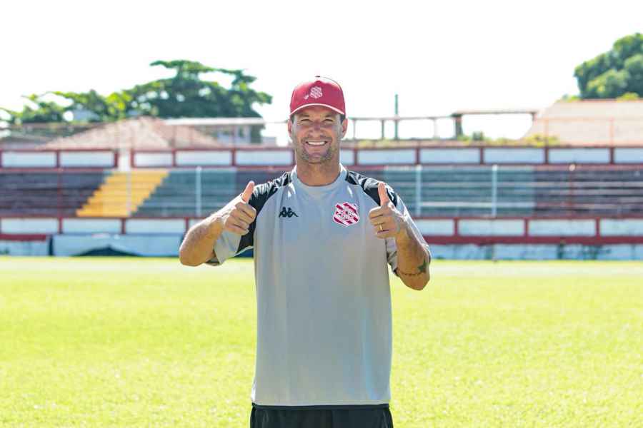 Thiago Neves abre o jogo sobre sonho de treinar o Fluminense