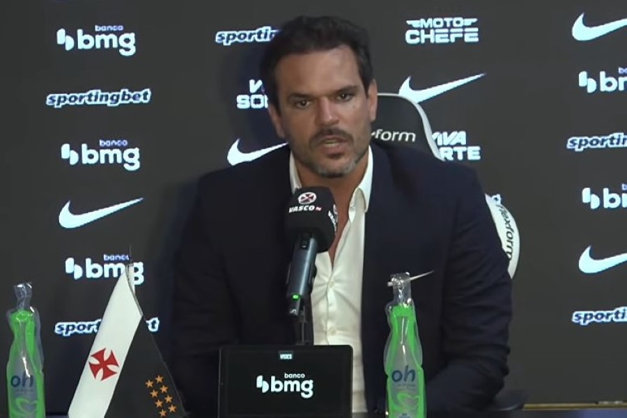 Admar Lopes em coletiva do Vasco