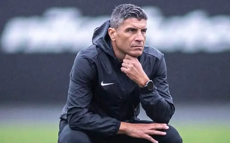 Vasco define novo alvo após recusa de Diego Carlos