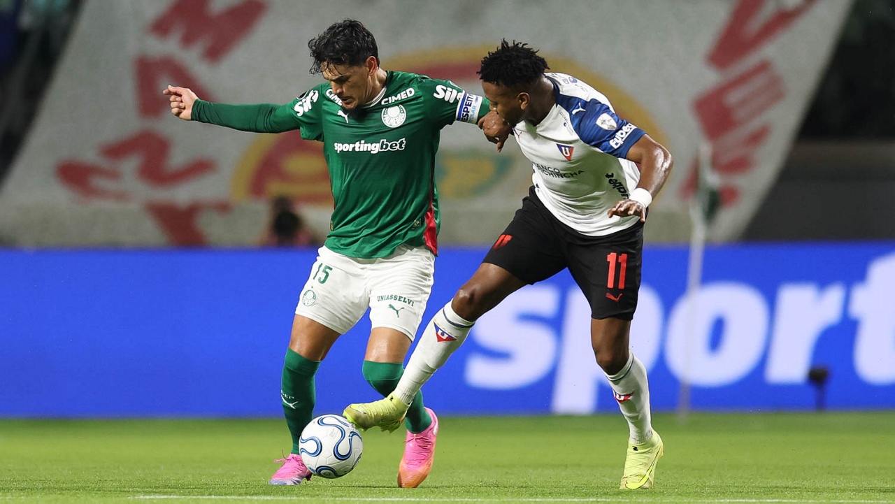 Sem Gustavo Gómez, Abel quebra a cabeça para escalar Palmeiras na volta contra a LDU