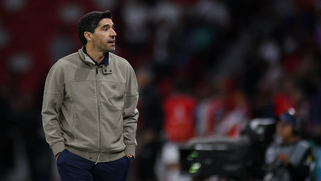 Suspenso pela 4ª vez em 2026, Abel bate recorde indigesto desde chegada ao Palmeiras Suspenso pela 4ª vez em 2026, Abel bate recorde indigesto desde chegada ao Palmeiras