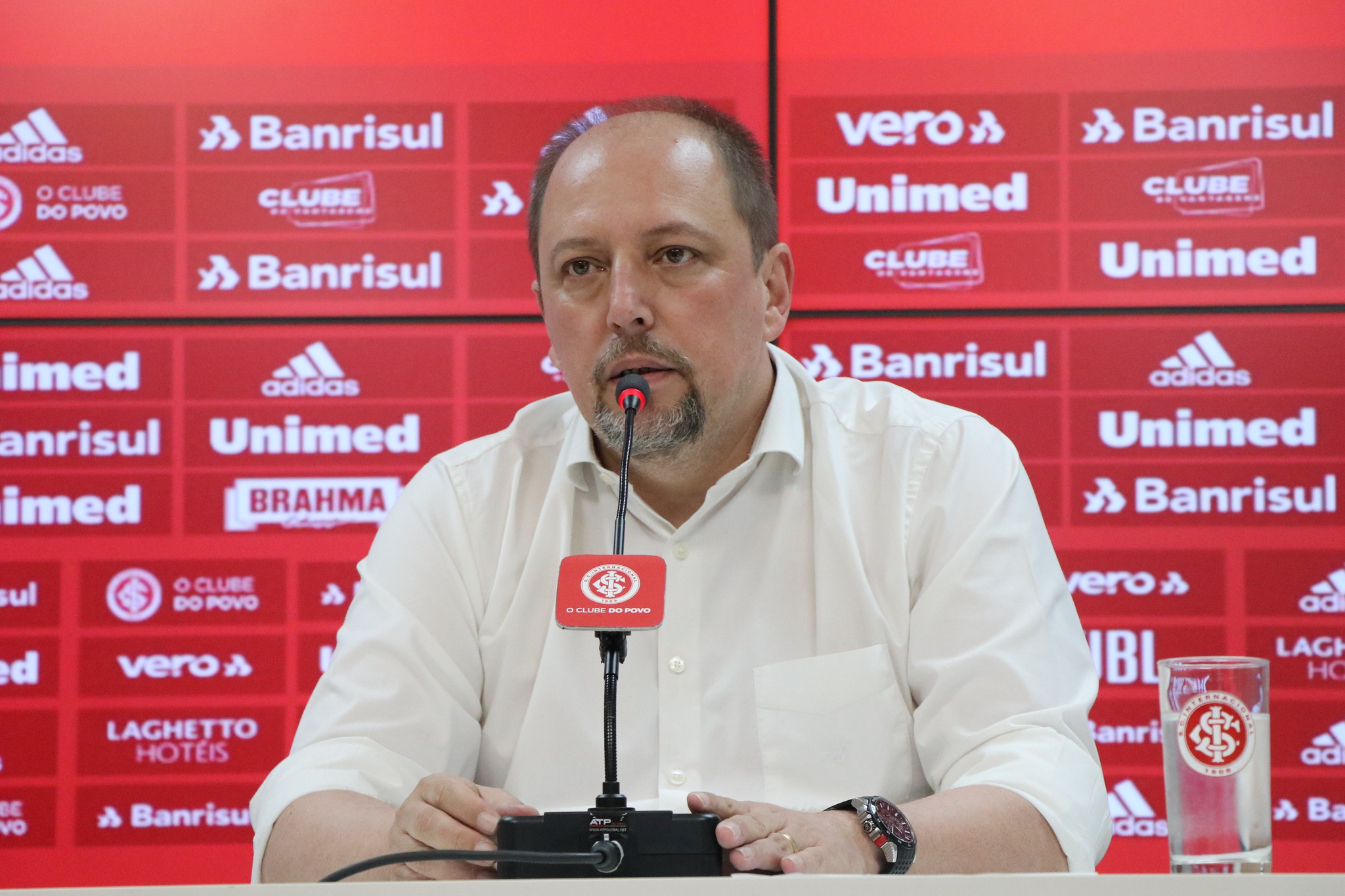 Com dois nomes no radar, Inter define prazo para chegada de técnico Com dois nomes no radar, Inter define prazo para chegada de técnico