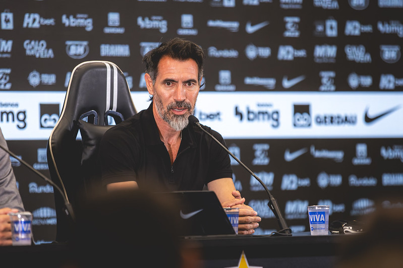 “Temos a obrigação de melhorar”: a declaração de Eduardo Domínguez após o empate do Atlético-MG “Temos a obrigação de melhorar”: a declaração de Eduardo Domínguez após o empate do Atlético-MG