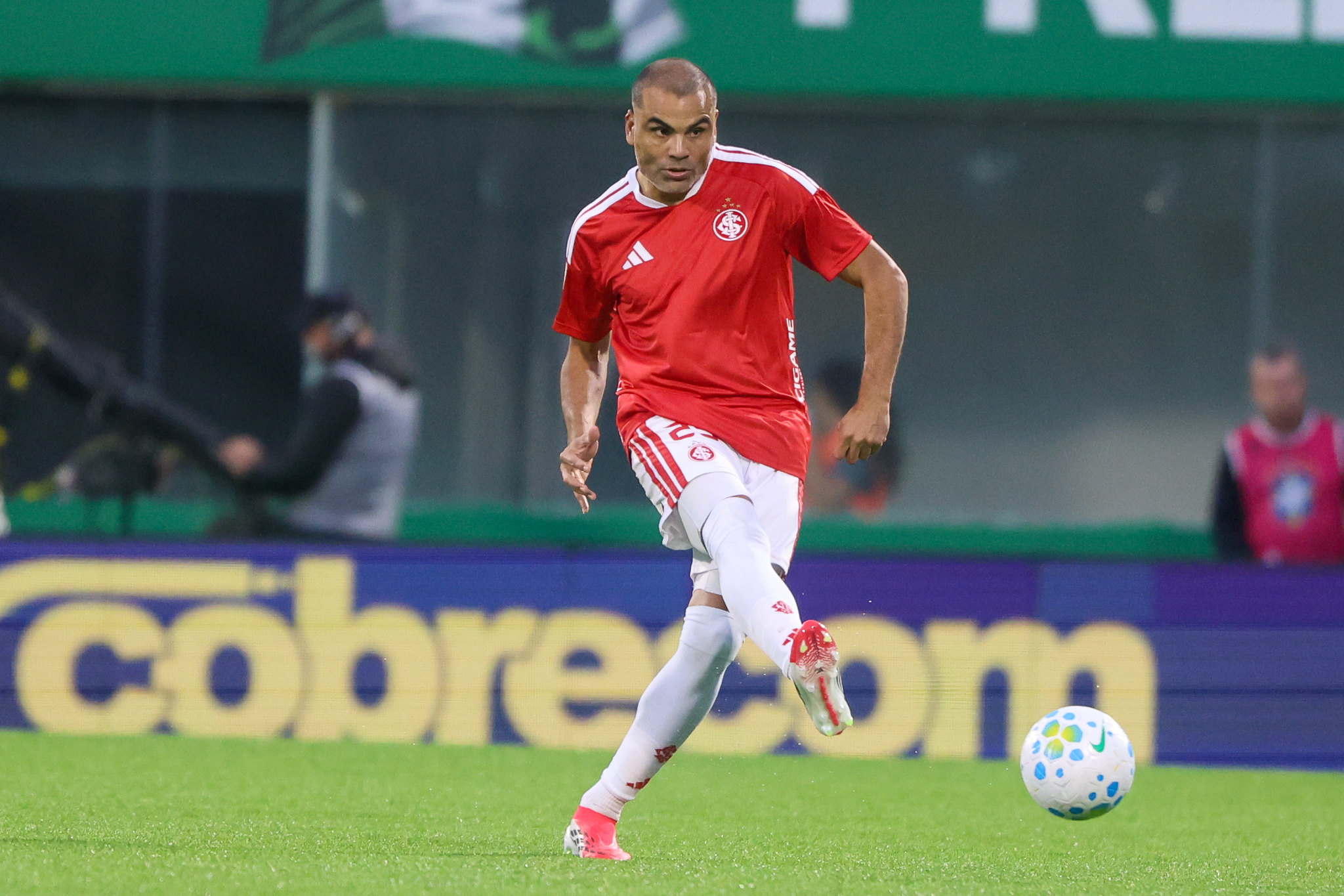 Bernabei, Bruno Gomes, Maripán, Félix Torres, Bruno Henrique, Vitinho, Rodrigo Villagra, Matheus Bahia, Mercado e Victor Gabriel: os jogadores do Internacional com mais interceptações por jogo no Brasileirão 2026 Bernabei, Bruno Gomes, Maripán, Félix Torres, Bruno Henrique, Vitinho, Rodrigo Villagra, Matheus Bahia, Mercado e Victor Gabriel: os jogadores do Internacional com mais interceptações por jogo no Brasileirão 2026