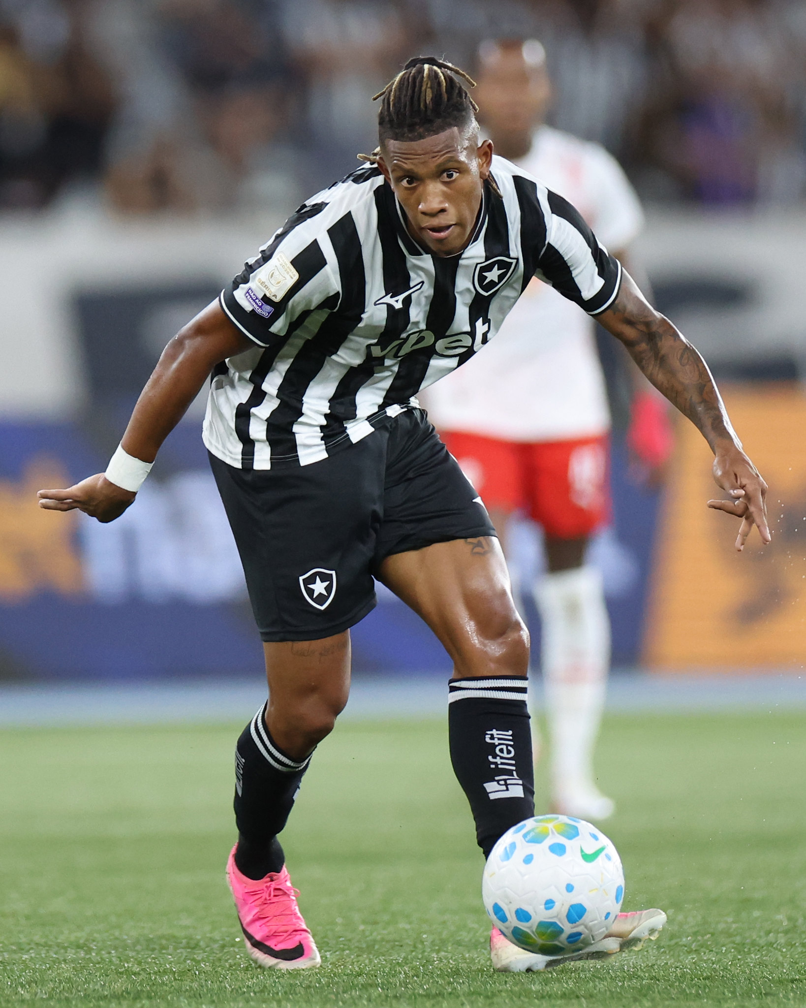 Danilo Santos, Júnior Santos, Montoro, Arthur Cabral, Matheus Martins, Tiquinho Soares, Kadir Barría, Medina, Huguinho e Danilo Pereira: os jogadores do Botafogo com mais finalizações por jogo no Brasileirão 2026 Danilo Santos, Júnior Santos, Montoro, Arthur Cabral, Matheus Martins, Tiquinho Soares, Kadir Barría, Medina, Huguinho e Danilo Pereira: os jogadores do Botafogo com mais finalizações por jogo no Brasileirão 2026