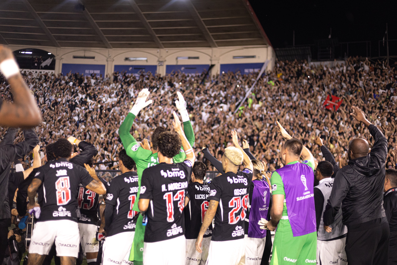 Vasco avalia futuro de Cuiabano, Robert Renan, Carlos Cuesta e Johan Rojas Vasco avalia futuro de Cuiabano, Robert Renan, Carlos Cuesta e Johan Rojas
