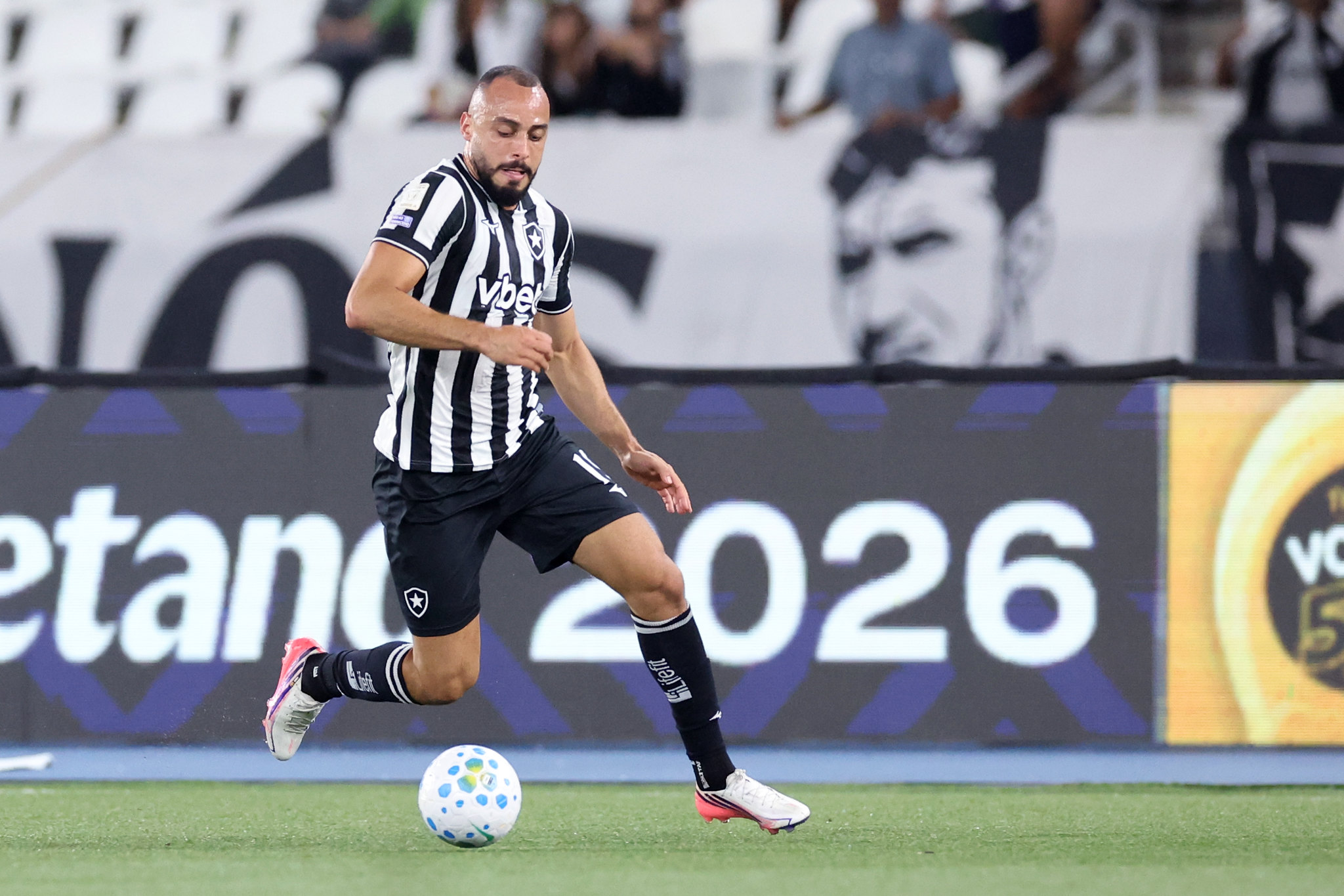 Júnior Santos, Matheus Martins, Medina, Tiquinho Soares, Arthur Cabral, Barría, Villalba, Ferraresi, Barrera e Edenilson: os jogadores do Botafogo com mais grandes chances perdidas no Brasileirão 2026 Júnior Santos, Matheus Martins, Medina, Tiquinho Soares, Arthur Cabral, Barría, Villalba, Ferraresi, Barrera e Edenilson: os jogadores do Botafogo com mais grandes chances perdidas no Brasileirão 2026
