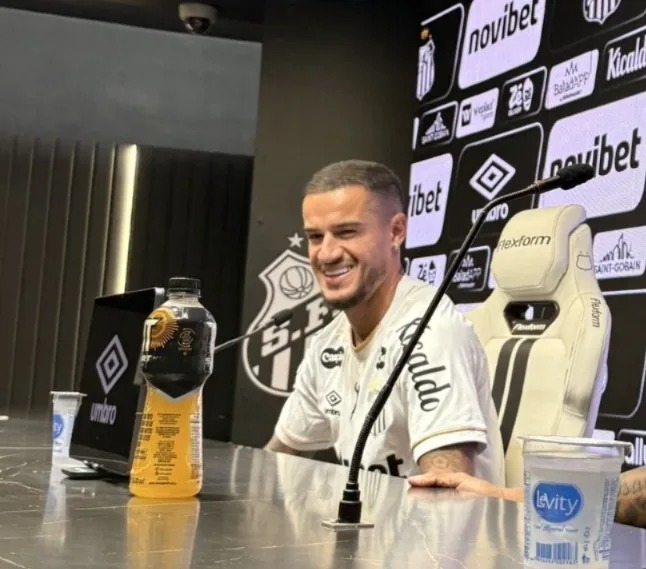 “Fico triste”: Coutinho é sincero sobre críticas de torcedores do Vasco após acerto com o Santos