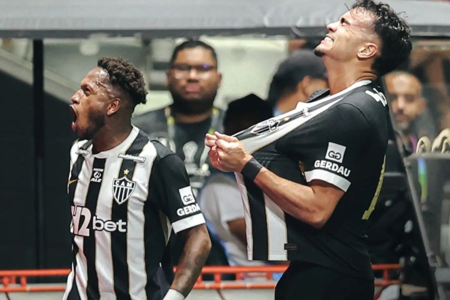 Sul-Americana: Atlético fatura milhões de reais com classificação para as semifinais Jogadores do Atlético em jogo contra o Santos