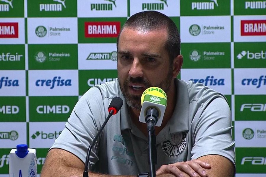 João Martins assume responsabilidade por ‘falha’ do Palmeiras e cita briga com o Flamengo no Brasileirão João Martins assume responsabilidade por ‘falha’ do Palmeiras e cita briga com o Flamengo no Brasileirão