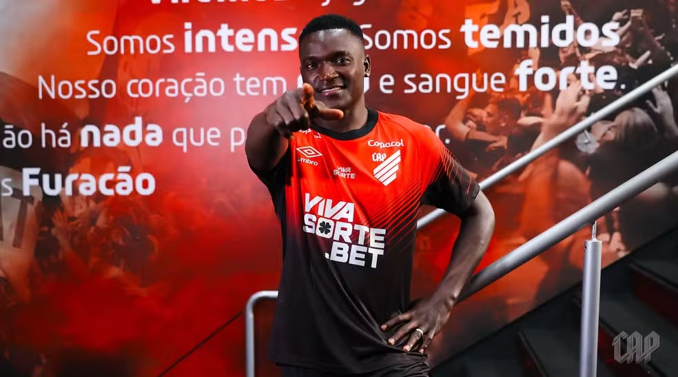 Viveros atinge marca histórica no Athletico-PR