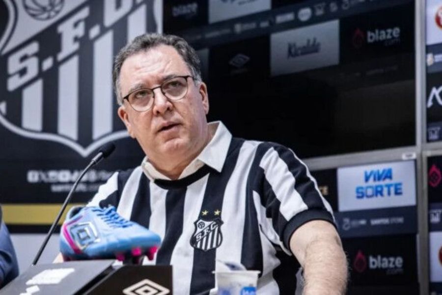 Santos assina novo contrato, mas terá que esperar até 2028 O presidente Marcelo Teixeira