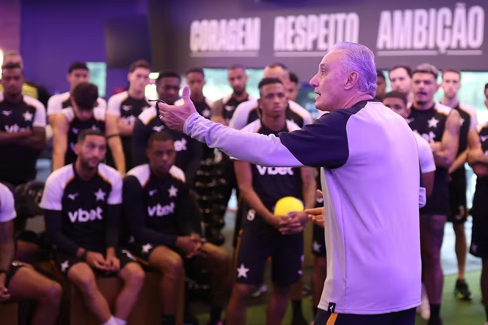 Allan, Telles e mais: no Botafogo, Tite revê 5 nomes da era da Seleção Brasileira Allan, Telles e mais: no Botafogo, Tite revê 5 nomes da era da Seleção Brasileira