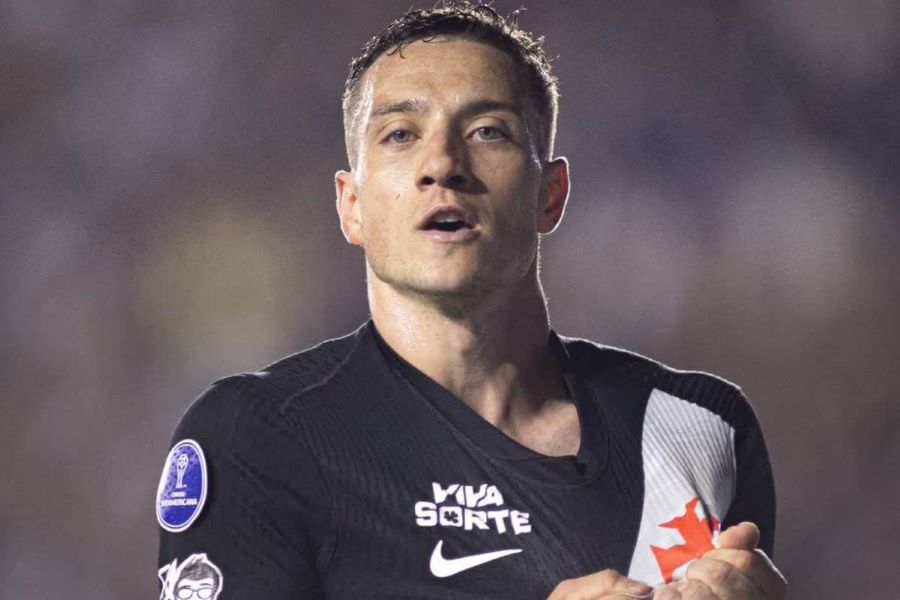 Bruno Duarte manda recado após primeiro gol no Vasco Bruno Duarte comemorando seu primeiro gol pelo Vasco